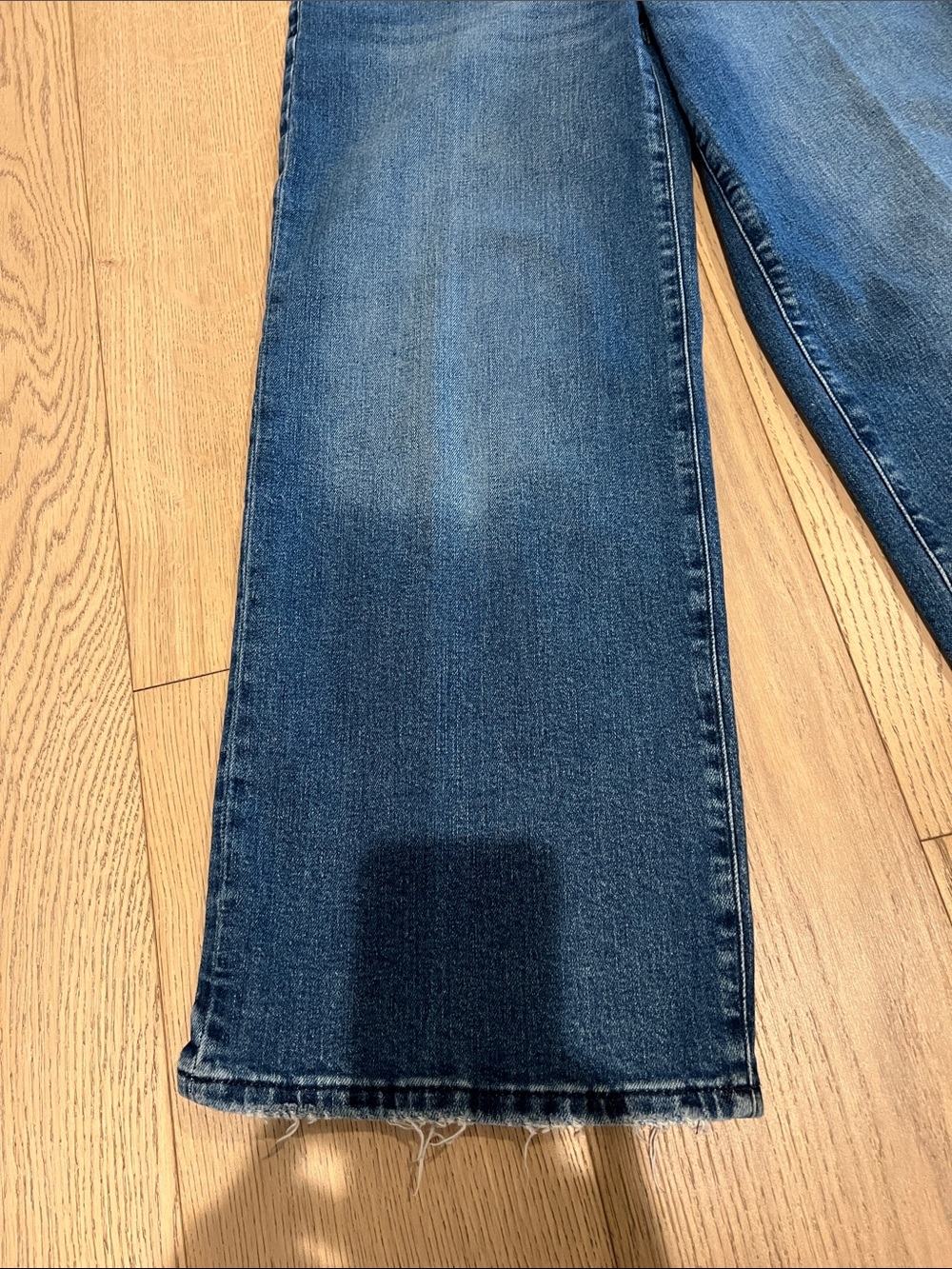 Good American Medium Wash High-Rise Wide Leg Jeans - Picture 5 of 8